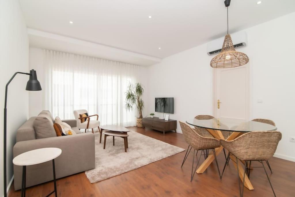 Cozy Sea View Apartment Near City & Airport Ponta Delgada Dış mekan fotoğraf