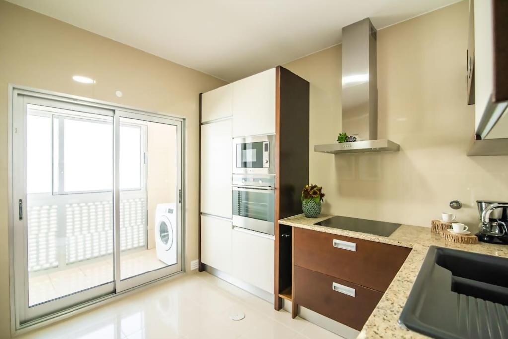Cozy Sea View Apartment Near City & Airport Ponta Delgada Dış mekan fotoğraf
